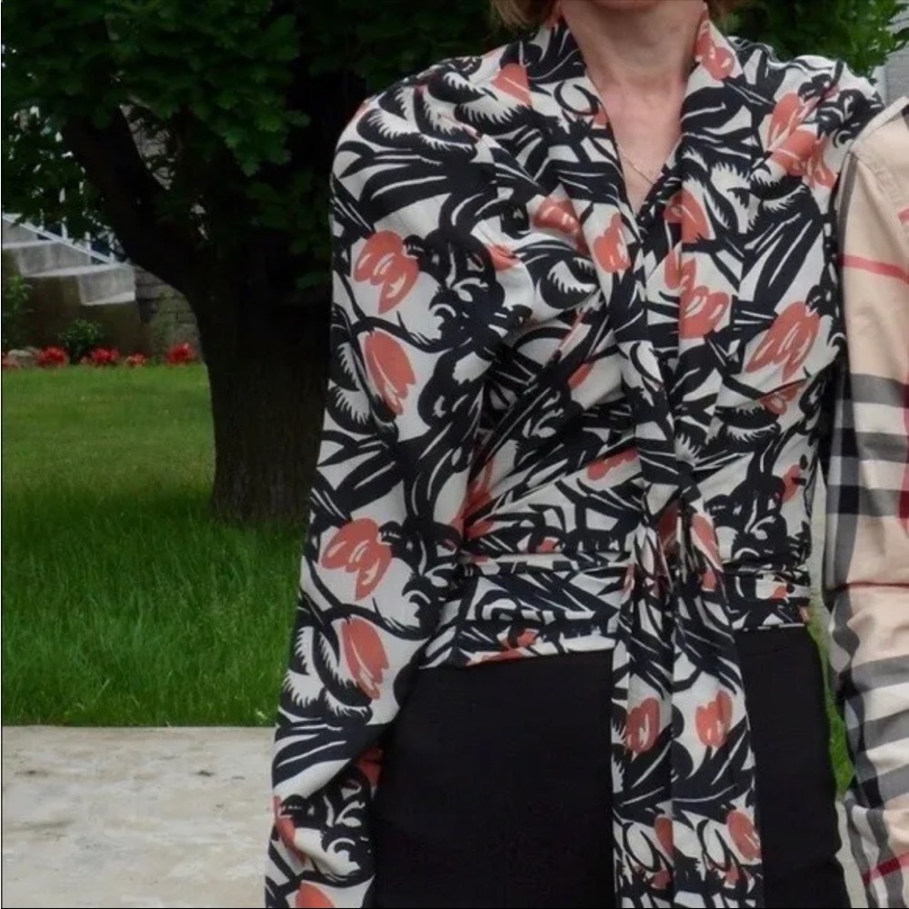 Winter Kate floral Kimono with necktie bow